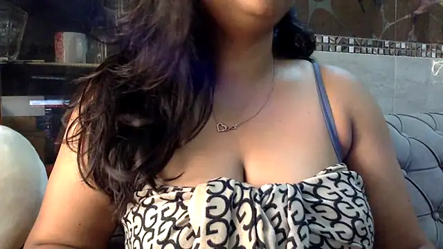 HaaniKaur online show from May 8, 2026, 7:45 am