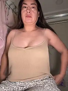 Snapshot of xLadyScarlettx chatting on November 29, 2025, 3:50 am xLadyScarlettx online show from November 29, 2025, 3:50 am