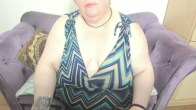 fashiona online show from November 8, 2025, 10:41 am