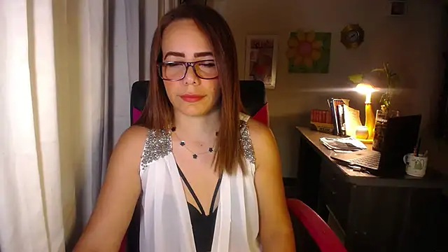 Snapshot of danielle_rose_1 chatting on July 18, 2026, 4:48 pm danielle rose 1 online show from July 18, 2026, 4:48 pm