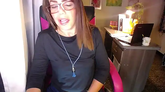 Snapshot of danielle_rose_1 chatting on August 6, 2026, 6:47 pm danielle rose 1 online show from August 6, 2026, 6:47 pm