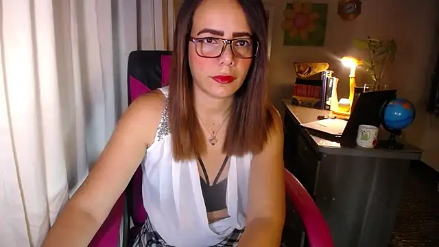 Snapshot of danielle_rose_1 chatting on June 2, 2026, 2:17 pm danielle rose 1 online show from June 2, 2026, 2:17 pm