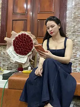 Snapshot of LiLi-Kirix99 chatting on May 19, 2026, 2:02 pm LiLi-Kirix99 online show from May 19, 2026, 2:02 pm