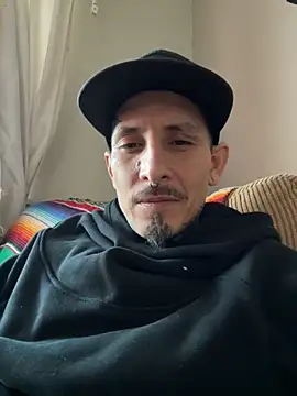 Snapshot of NutP619 chatting on December 4, 2025, 10:09 pm NutP619 online show from December 4, 2025, 10:09 pm