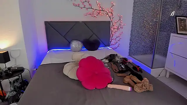 Snapshot of CassieEvans chatting on November 13, 2025, 6:28 am CassieEvans online show from November 13, 2025, 6:28 am