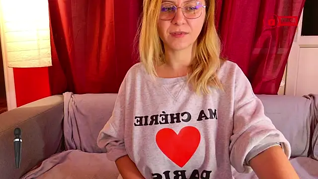 Snapshot of BigBoobsARRI chatting on December 5, 2025, 2:37 pm BigBoobsARRI online show from December 5, 2025, 2:37 pm