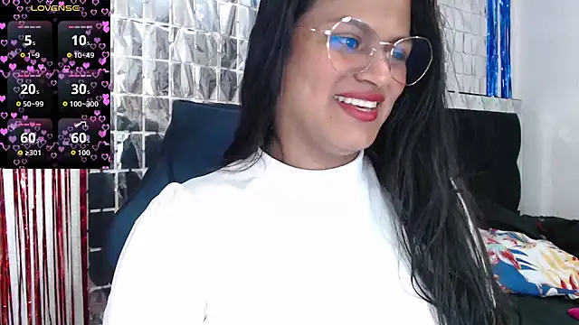Snapshot of SweetAlmaa chatting on September 22, 2025, 12:11 pm SweetAlmaa online show from September 22, 2025, 12:11 pm