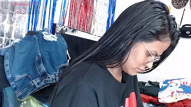 Snapshot of SweetAlmaa chatting on October 16, 2025, 8:17 pm SweetAlmaa online show from October 16, 2025, 8:17 pm