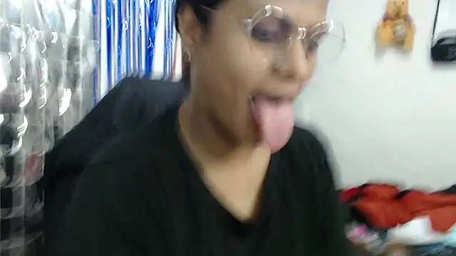 Snapshot of SweetAlmaa chatting on September 23, 2025, 10:00 am SweetAlmaa online show from September 23, 2025, 10:00 am