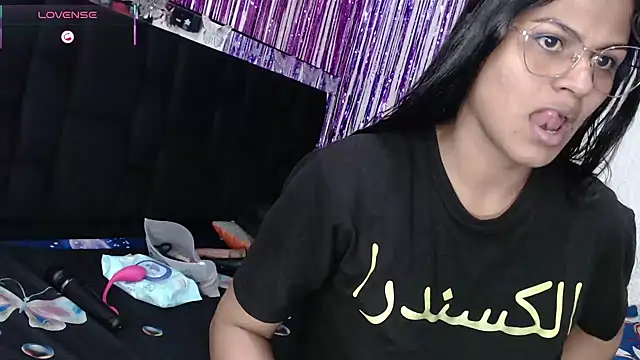 Snapshot of SweetAlmaa chatting on November 27, 2025, 8:09 pm SweetAlmaa online show from November 27, 2025, 8:09 pm