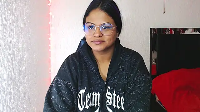 Snapshot of SweetAlmaa chatting on March 10, 2025, 9:56 am SweetAlmaa online show from March 10, 2025, 9:56 am