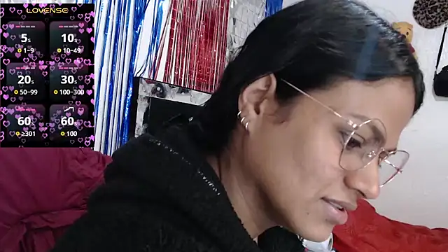 Snapshot of SweetAlmaa chatting on October 27, 2025, 10:27 am SweetAlmaa online show from October 27, 2025, 10:27 am