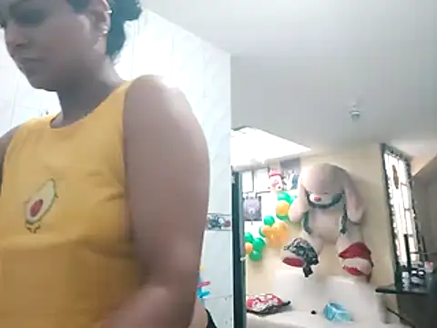 Snapshot of SweetAlmaa chatting on November 25, 2025, 3:23 pm SweetAlmaa online show from November 25, 2025, 3:23 pm