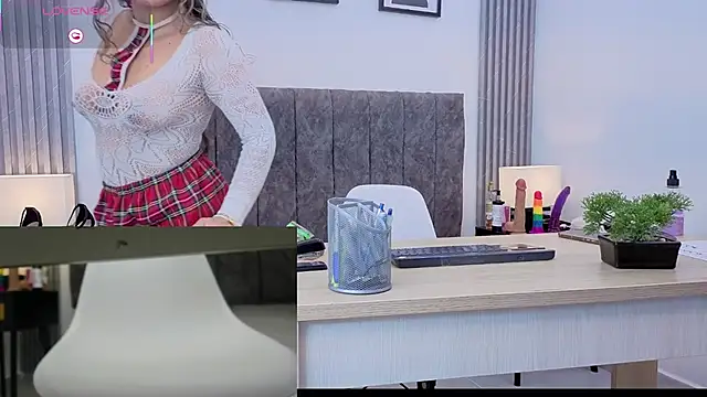 Snapshot of Ema_Stone65 chatting on December 3, 2025, 10:09 pm Ema Stone65 online show from December 3, 2025, 10:09 pm