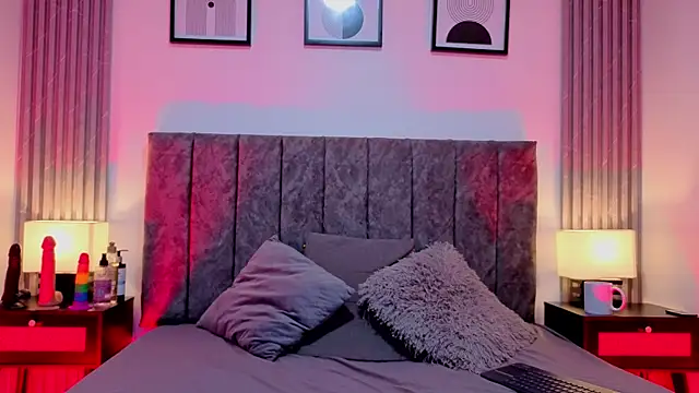 Snapshot of Ema_Stone65 chatting on October 8, 2025, 7:58 pm Ema Stone65 online show from October 8, 2025, 7:58 pm