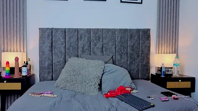 Snapshot of Ema_Stone65 chatting on October 17, 2025, 10:00 pm Ema Stone65 online show from October 17, 2025, 10:00 pm