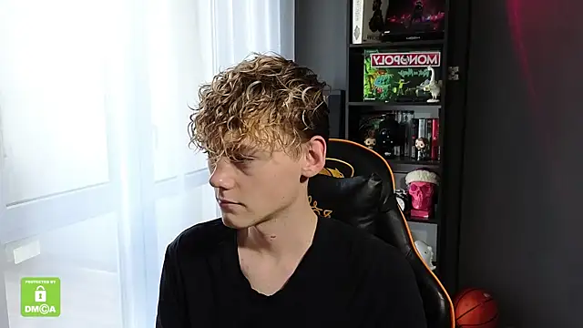 Keytaro online show from October 12, 2025, 7:54 am