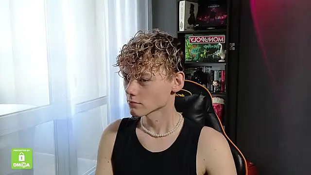 Keytaro online show from October 10, 2025, 4:46 am