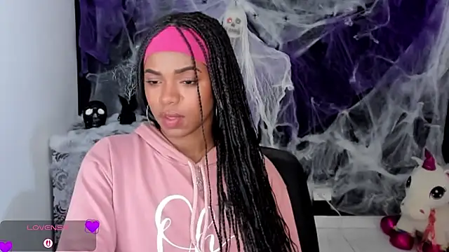 Marce 22 online show from October 9, 2025, 4:13 am