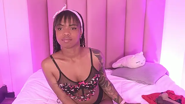 Snapshot of Marce_22 chatting on March 23, 2026, 3:39 am Marce 22 online show from March 23, 2026, 3:39 am