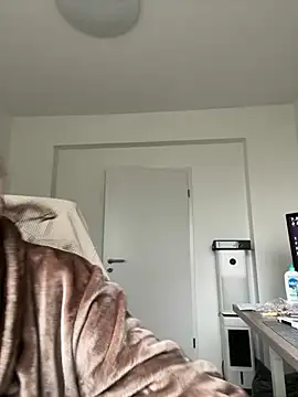 Snapshot of Fancy-Francy chatting on February 27, 2025, 9:50 am Fancy-Francy online show from February 27, 2025, 9:50 am