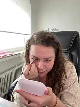 Snapshot of Fancy-Francy chatting on February 25, 2025, 12:38 pm Fancy-Francy online show from February 25, 2025, 12:38 pm