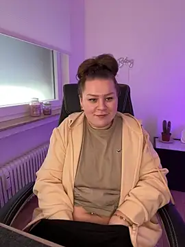 Snapshot of Fancy-Francy chatting on January 16, 2025, 9:37 am Fancy-Francy online show from January 16, 2025, 9:37 am