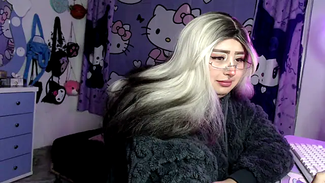 lussyevans24 online show from April 24, 2026, 4:36 am