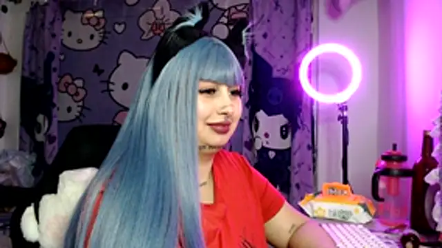 Snapshot of lussyevans24 chatting on August 3, 2026, 9:04 am lussyevans24 online show from August 3, 2026, 9:04 am