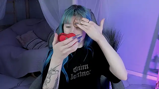 LexiWenford online show from October 21, 2025, 2:44 am