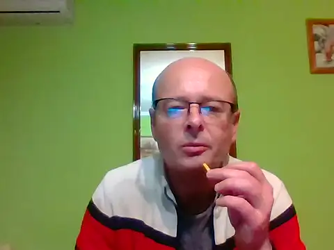 Snapshot of Tiger202441 chatting on November 17, 2025, 9:19 pm Tiger202441 online show from November 17, 2025, 9:19 pm