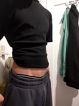 Snapshot of Dennis_2024 chatting on March 11, 2026, 8:25 pm Dennis 2024 online show from March 11, 2026, 8:25 pm