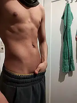 Snapshot of Dennis_2024 chatting on March 19, 2026, 1:22 pm Dennis 2024 online show from March 19, 2026, 1:22 pm