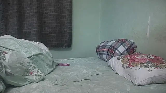 Diamond Tyler online show from November 16, 2025, 1:43 am