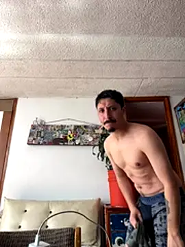 Snapshot of xBarnewWalk2 chatting on December 4, 2025, 5:56 pm xBarnewWalk2 online show from December 4, 2025, 5:56 pm