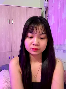 Snapshot of Maeve2k5 chatting on November 24, 2025, 9:59 pm Maeve2k5 online show from November 24, 2025, 9:59 pm