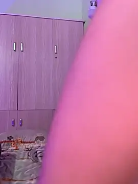 Snapshot of Maeve2k5 chatting on November 17, 2025, 11:25 am Maeve2k5 online show from November 17, 2025, 11:25 am