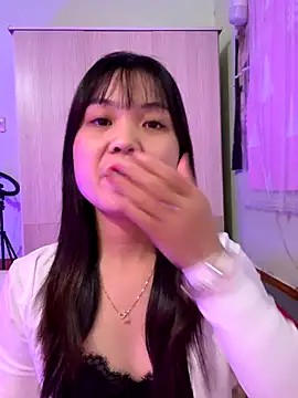 Snapshot of Maeve2k5 chatting on November 3, 2025, 10:30 am Maeve2k5 online show from November 3, 2025, 10:30 am