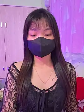 Snapshot of Maeve2k5 chatting on October 28, 2025, 12:33 am Maeve2k5 online show from October 28, 2025, 12:33 am