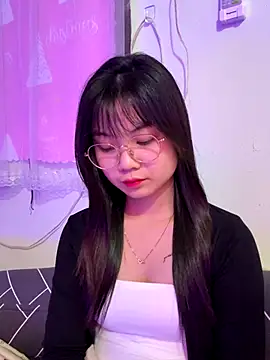 Snapshot of Maeve2k5 chatting on November 1, 2025, 11:04 am Maeve2k5 online show from November 1, 2025, 11:04 am