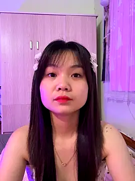 Snapshot of Maeve2k5 chatting on October 8, 2025, 9:37 pm Maeve2k5 online show from October 8, 2025, 9:37 pm