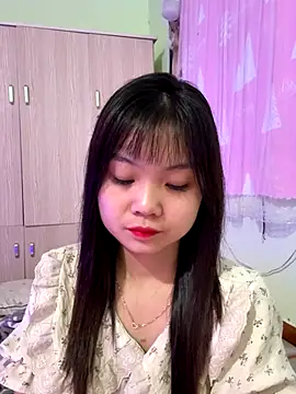 Snapshot of Maeve2k5 chatting on October 10, 2025, 11:33 am Maeve2k5 online show from October 10, 2025, 11:33 am