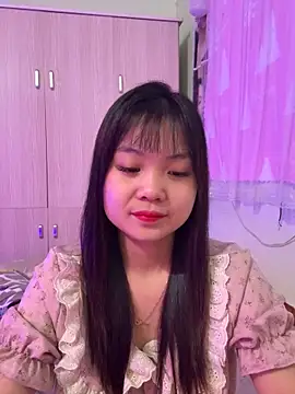 Snapshot of Maeve2k5 chatting on October 18, 2025, 12:34 am Maeve2k5 online show from October 18, 2025, 12:34 am