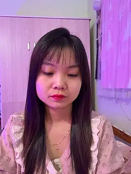 Snapshot of Maeve2k5 chatting on October 9, 2025, 11:27 pm Maeve2k5 online show from October 9, 2025, 11:27 pm