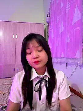 Snapshot of Maeve2k5 chatting on October 22, 2025, 1:49 am Maeve2k5 online show from October 22, 2025, 1:49 am