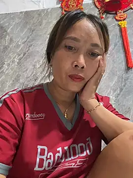 Snapshot of Linaannn chatting on August 2, 2026, 12:25 pm Linaannn online show from August 2, 2026, 12:25 pm