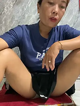 Snapshot of Linaannn chatting on July 16, 2026, 12:07 am Linaannn online show from July 16, 2026, 12:07 am