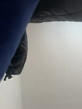 Lilyassjdhz online show from May 6, 2026, 1:04 pm