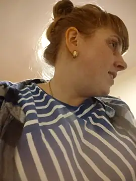 CoddessCrystal online show from February 20, 2026, 6:32 pm