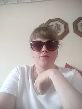 CoddessCrystal online show from June 14, 2026, 1:12 pm